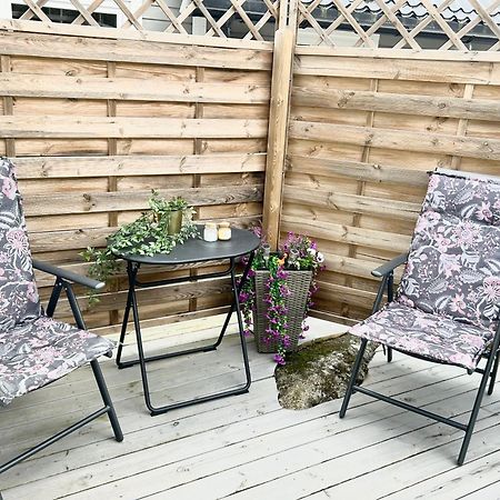 Lilla Huset Bed & Breakfast - Countryside Guesthouse, Free Parking Örebro Esterno foto
