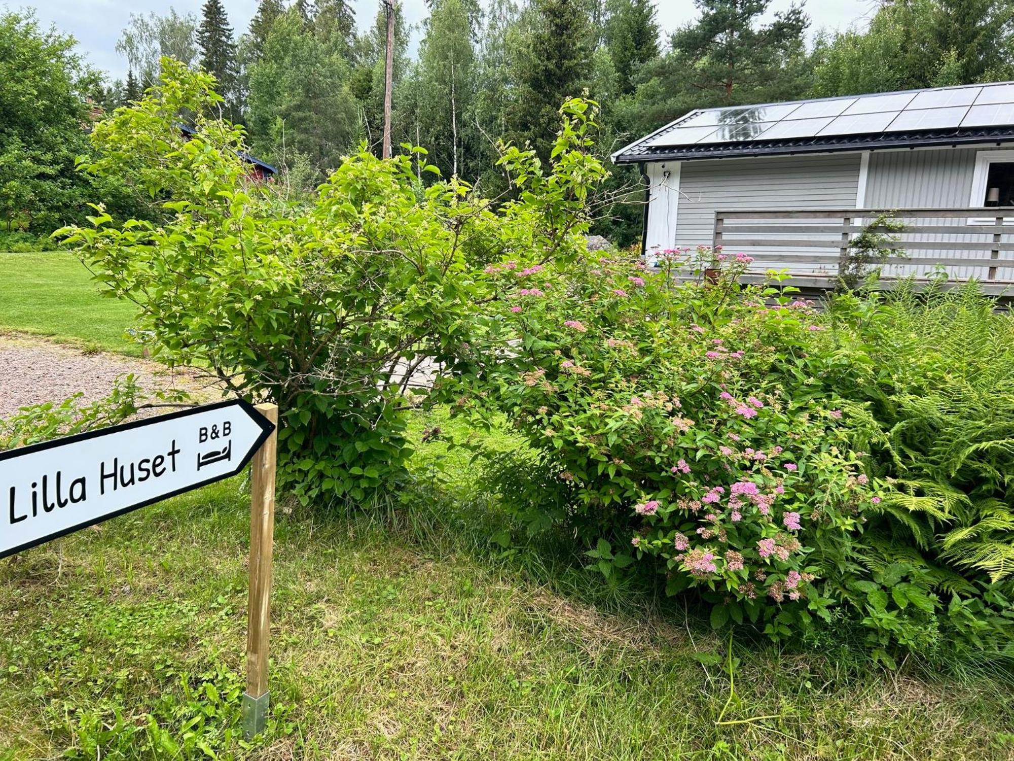 Lilla Huset Bed & Breakfast - Countryside Guesthouse, Free Parking Örebro Esterno foto