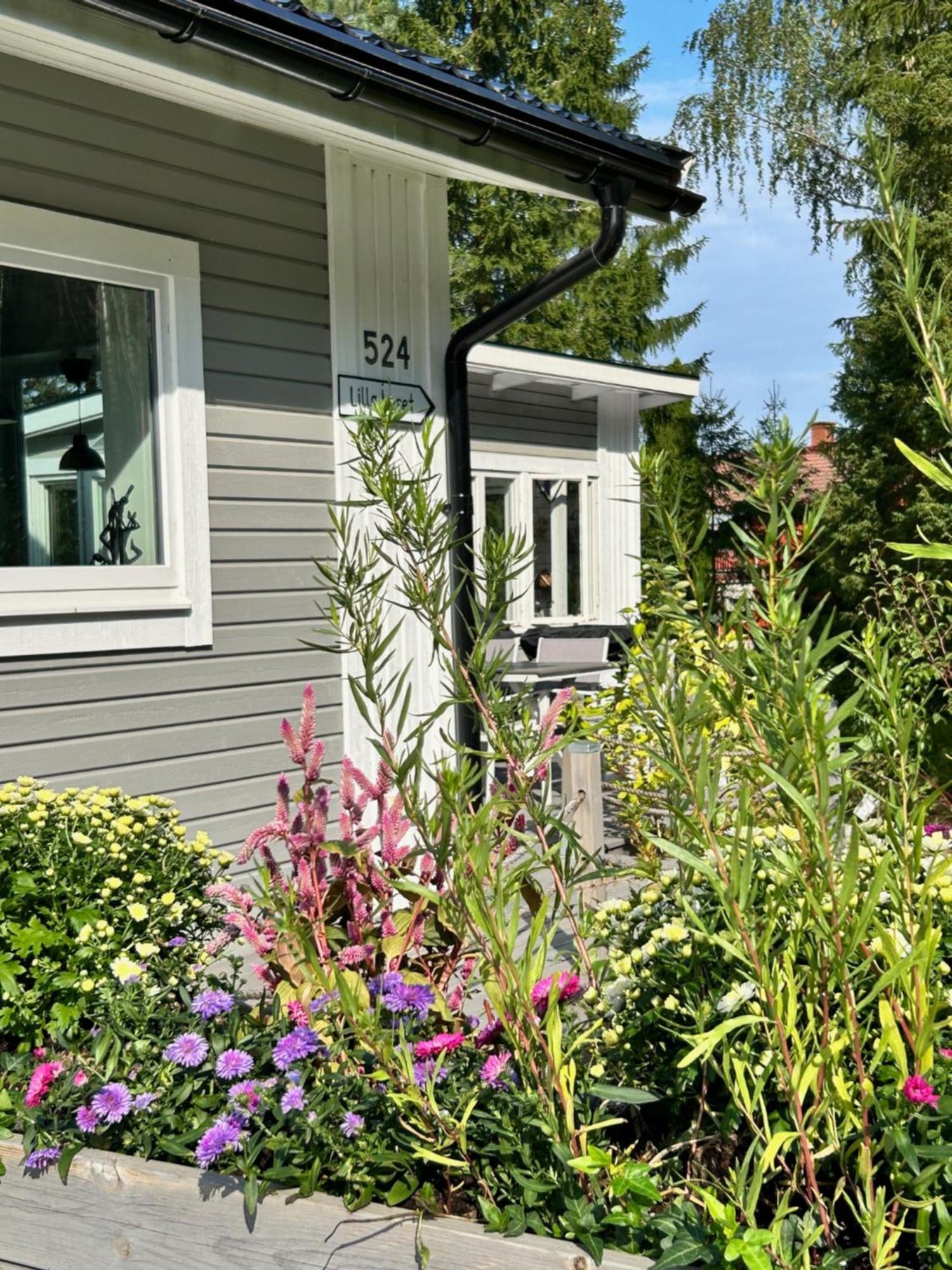 Lilla Huset Bed & Breakfast - Countryside Guesthouse, Free Parking Örebro Esterno foto
